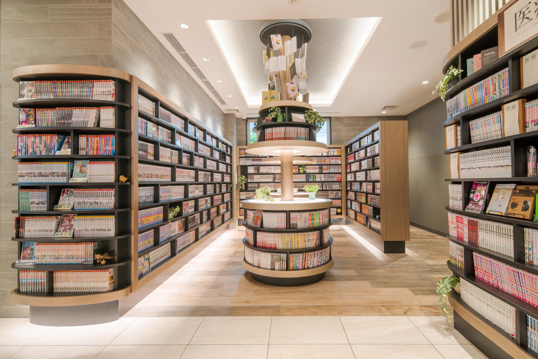 クインテッサ大阪心斎橋　Comic ＆ Books（改修）