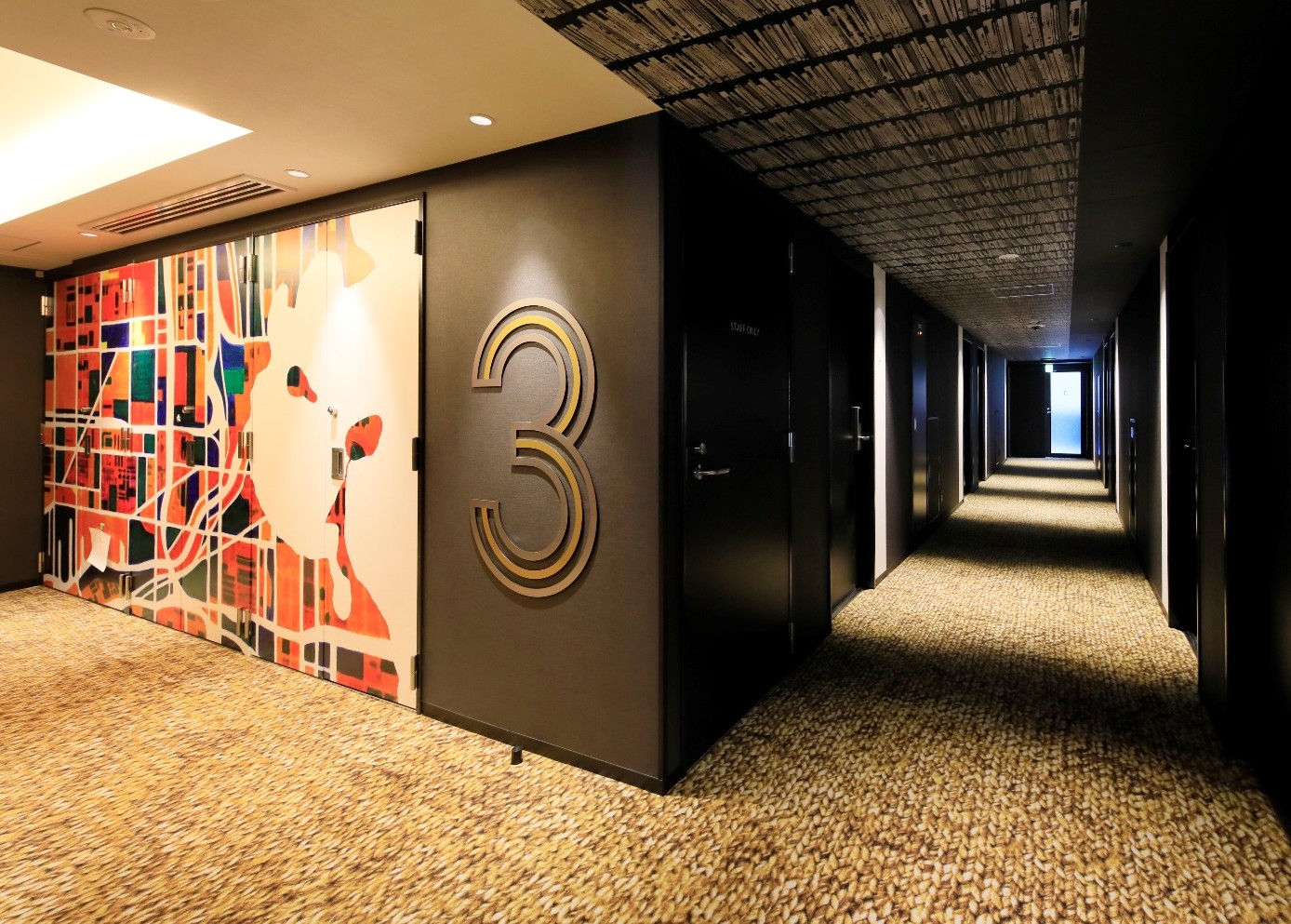 クインテッサホテル福岡天神　Comic＆Books　デザインクラブ実績